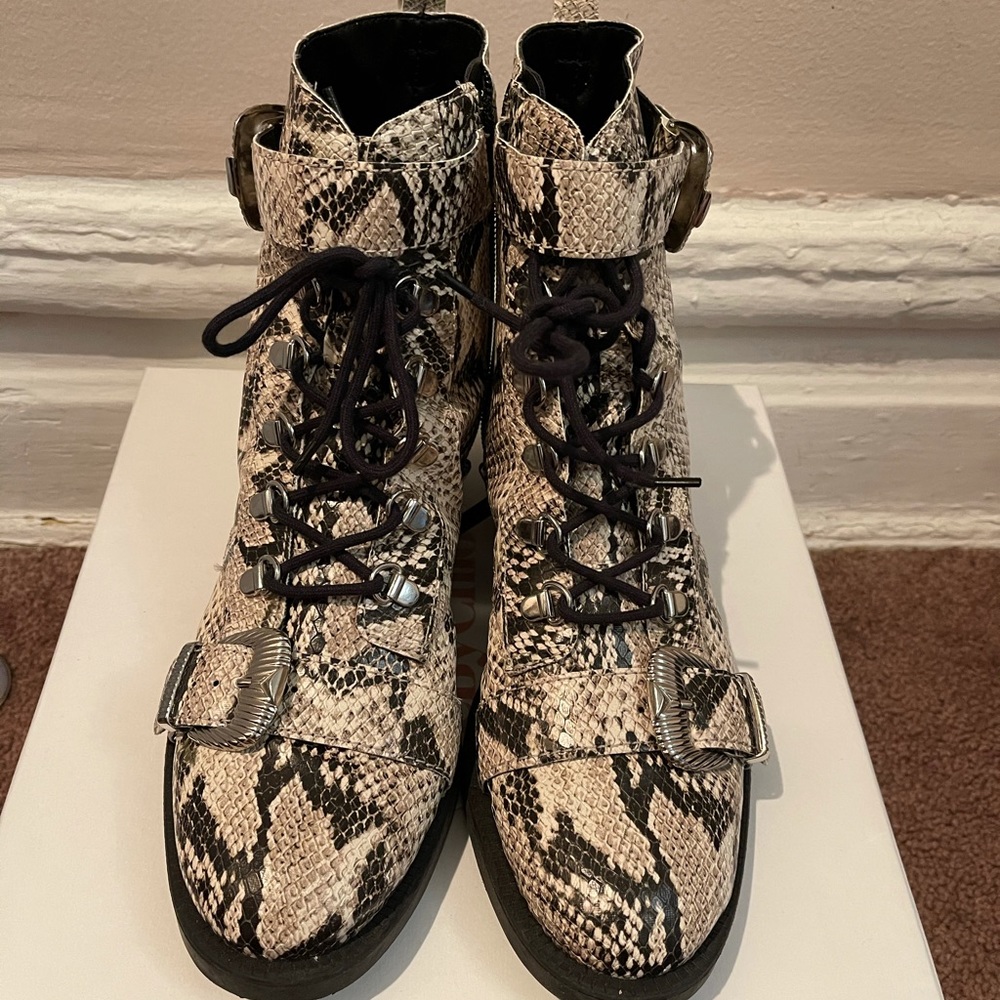 Schütz booties